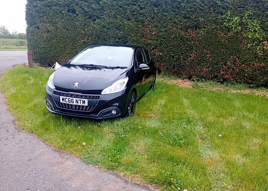 2017 Peugeot 208 Black Edition