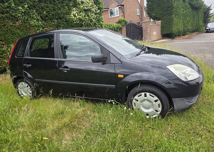2005 Ford Fiesta LX